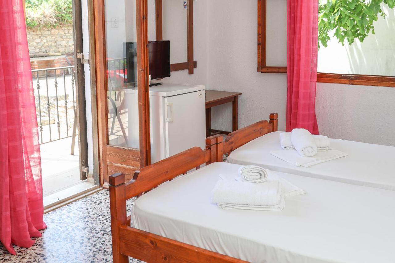 Fotini Rooms Skopelos Town Exterior photo
